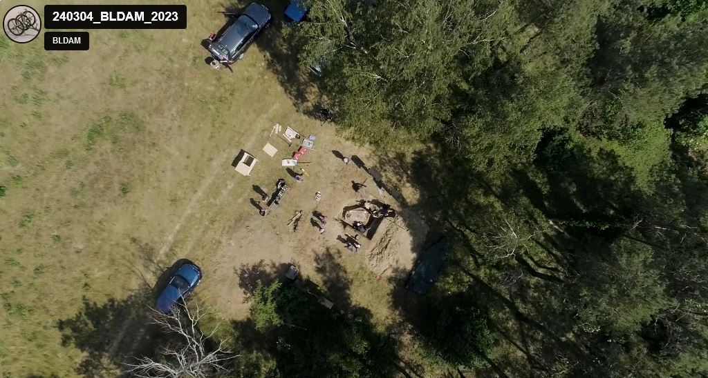 Ausschnitt des Jahresfilms 2023, auf dem eine Luftansicht der Ausgrabungen in Groß Fredenwalde zu sehen ist.